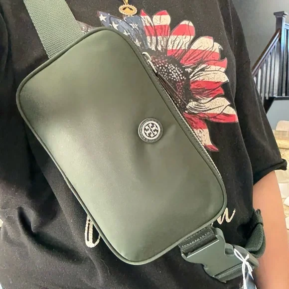 New women’s Tory Burch Virginia Belt Bag bails color - Picture 12 of 12